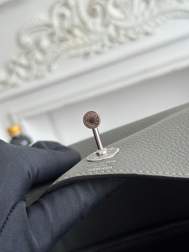 Hermes Lindy Mini 19cm Bag Taurillon Clemence Leather