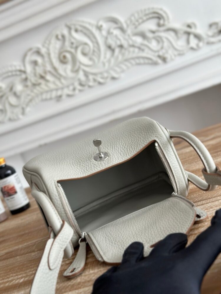 Hermes Lindy Mini 19cm Bag Taurillon Clemence Leather