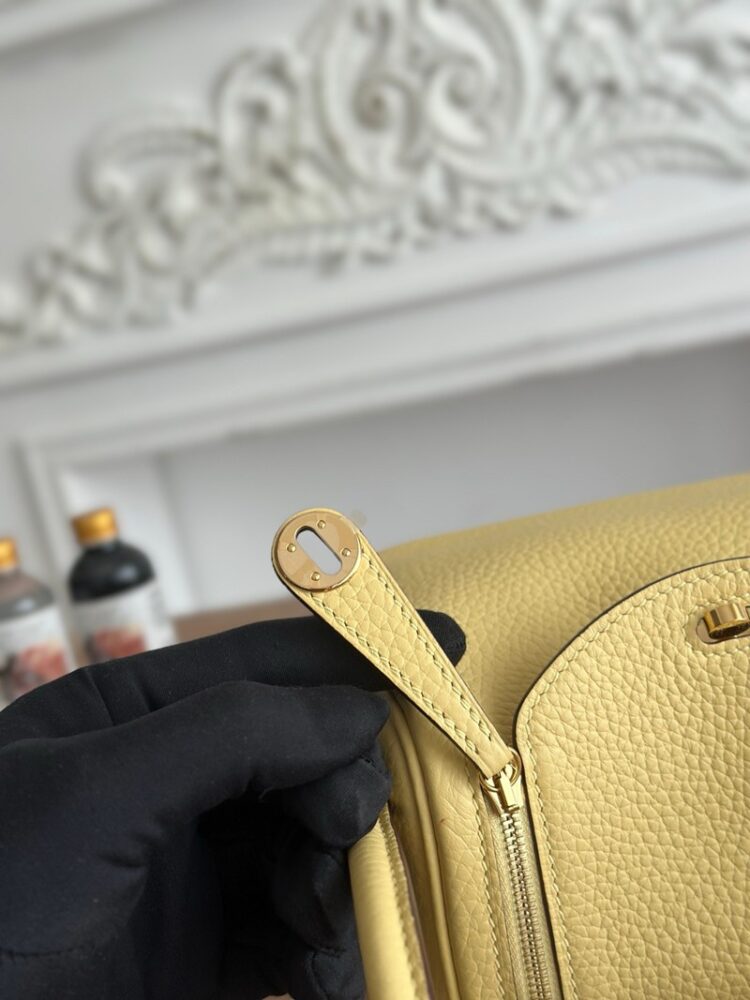 Hermes Lindy Mini 19cm Bag Taurillon Clemence Leather