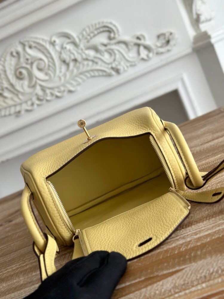 Hermes Lindy Mini 19cm Bag Taurillon Clemence Leather
