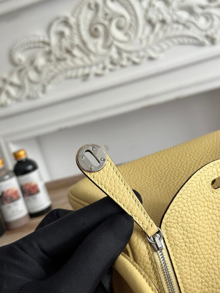 Hermes Lindy Mini 19cm Bag Taurillon Clemence Leather