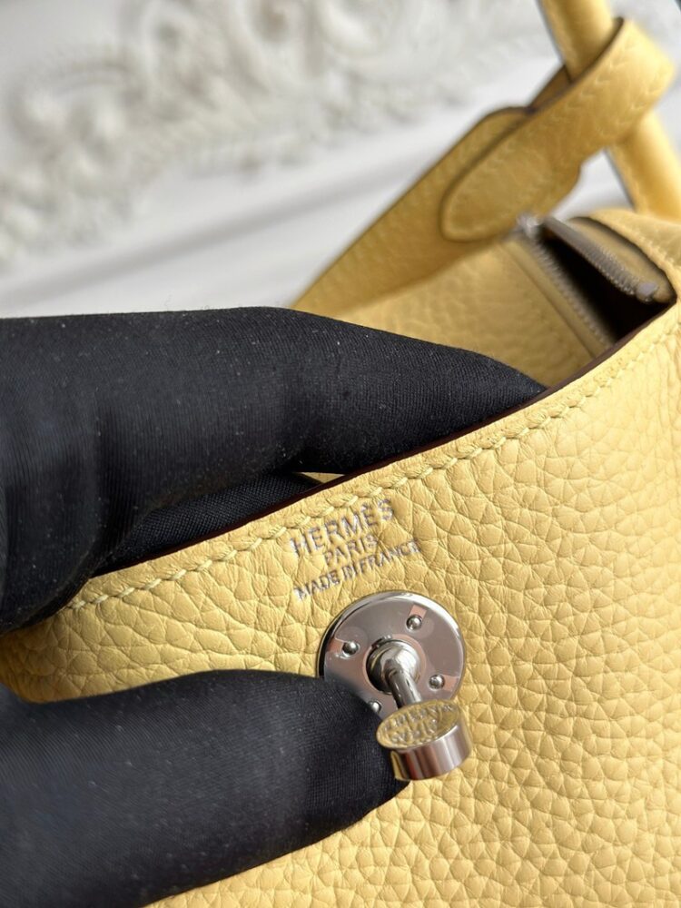 Hermes Lindy Mini 19cm Bag Taurillon Clemence Leather