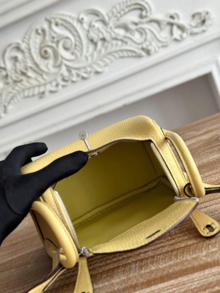 Hermes Lindy Mini 19cm Bag Taurillon Clemence Leather