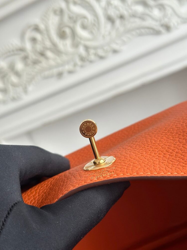 Hermes Lindy Mini 19cm Bag Taurillon Clemence Leather