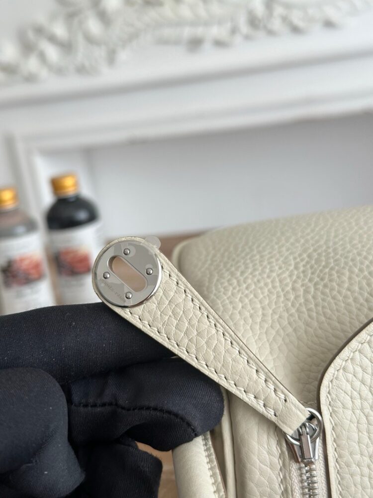 Hermes Lindy Mini 19cm Bag Taurillon Clemence Leather