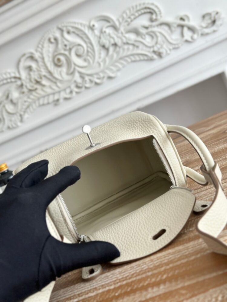 Hermes Lindy Mini 19cm Bag Taurillon Clemence Leather